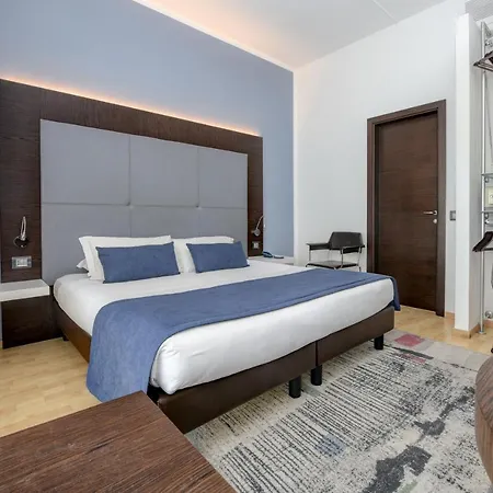 Hotel City Дезенцано-дель-Гарда