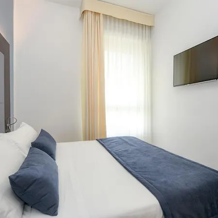 Hotel City Дезенцано-дель-Гарда