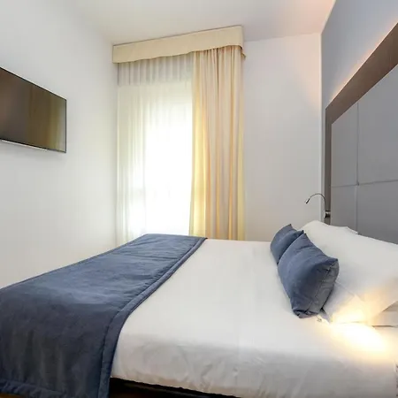 Готель Hotel City
