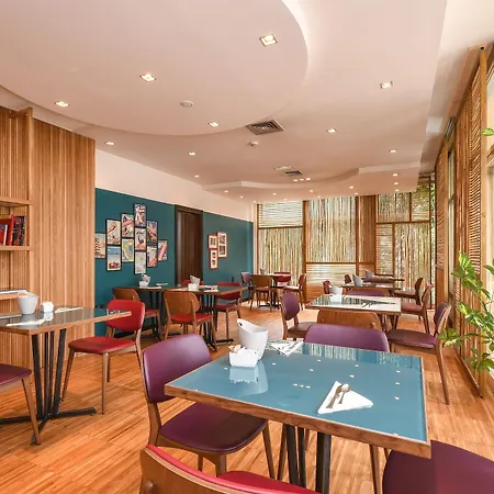 Готель Hotel City Дезенцано-дель-Гарда